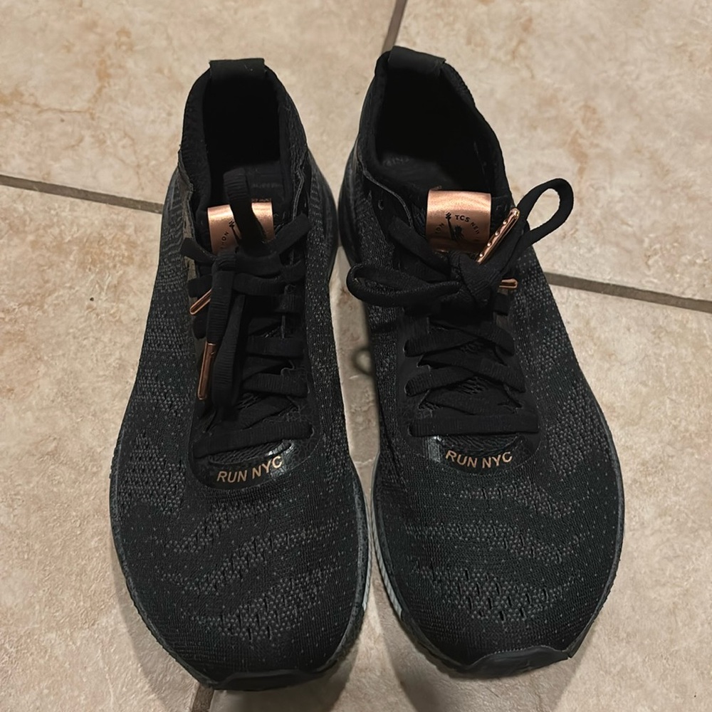 Brand New New Balance Fuel Cell NYC Marathon Sneakers